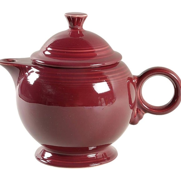 1.38 Qt. Covered Teapot Claret Color